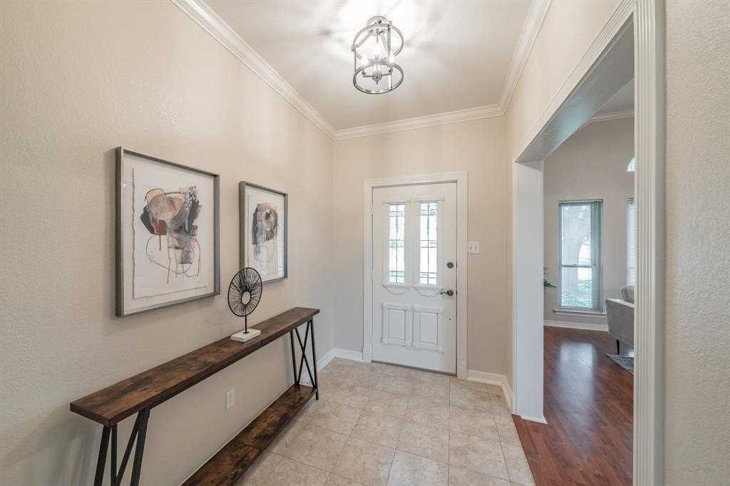 1101 Pheasant Rdg - Photo 2 of 27