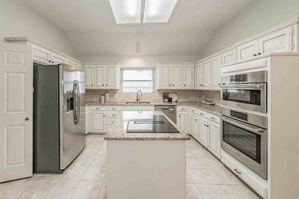 1101 Pheasant Rdg - Photo 5 of 27