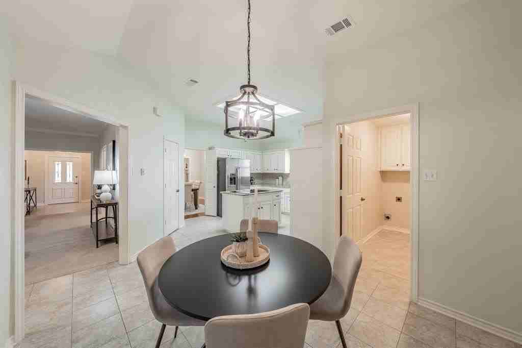 1101 Pheasant Rdg - Photo 7 of 27