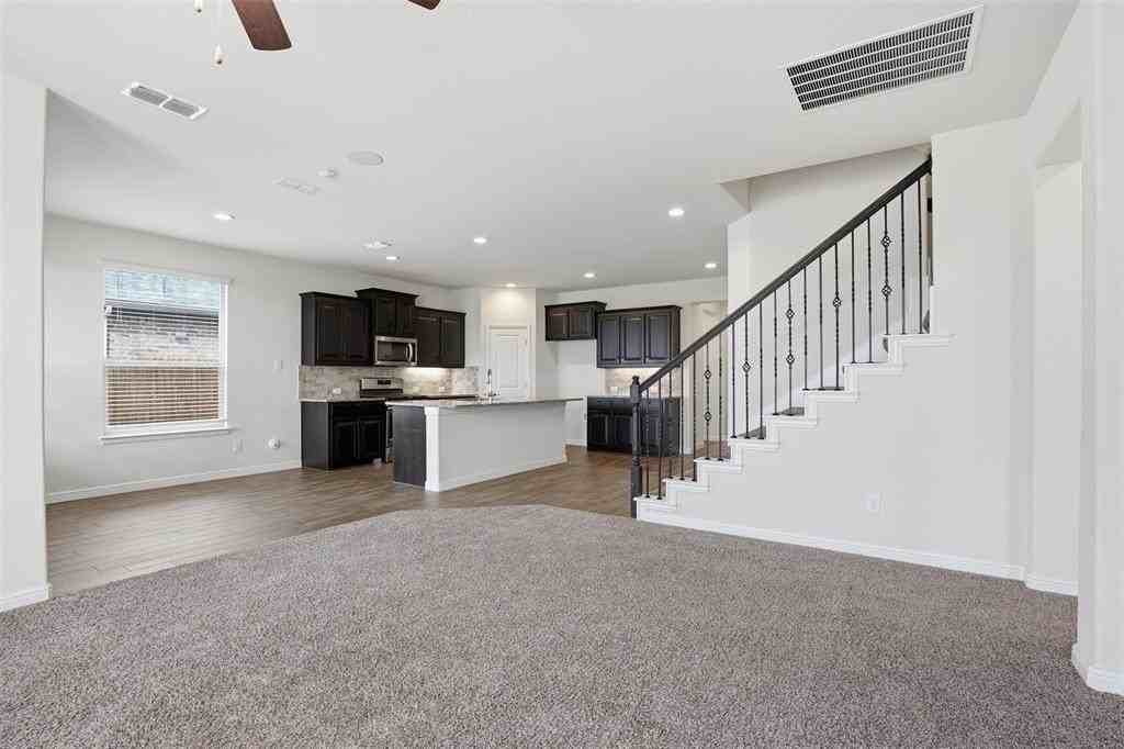 1208 Burlingame Dr - Photo 4 of 28