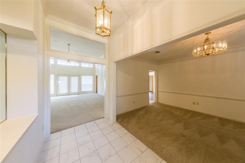 2119 Antibes Dr - Photo 5 of 37