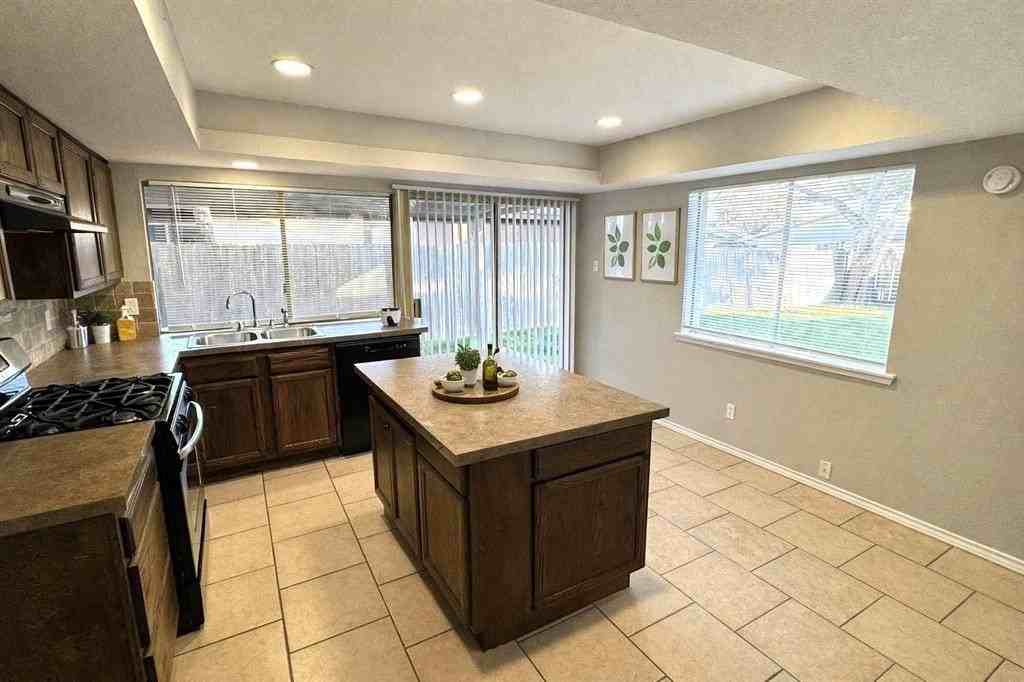 3014 Ripplewood Dr - Photo 2 of 22