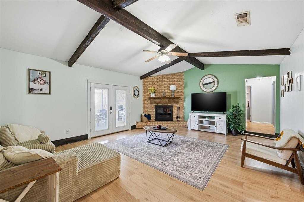 100 Hillside Dr - Photo 4 of 24