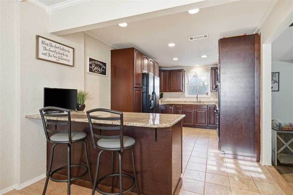 100 Hillside Dr - Photo 6 of 24