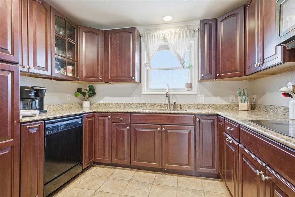 100 Hillside Dr - Photo 7 of 24