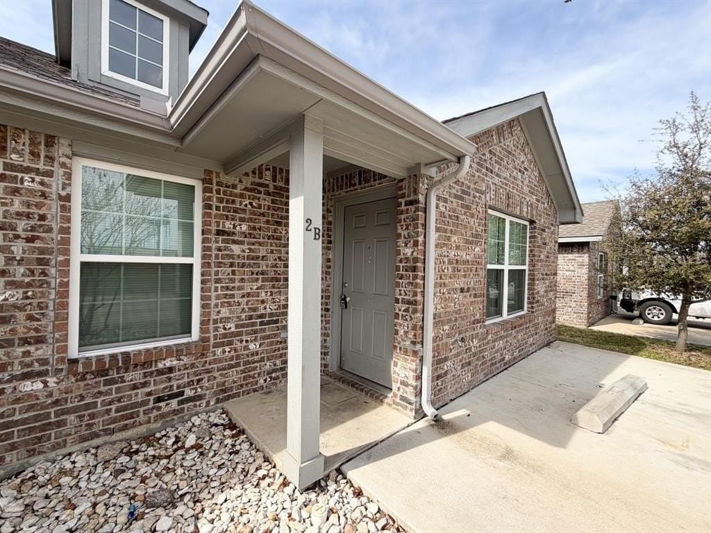 1050 E Burnett St #2B - Photo 2 of 15