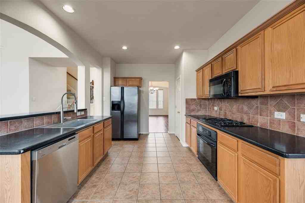 3305 Landhope Cir - Photo 5 of 21