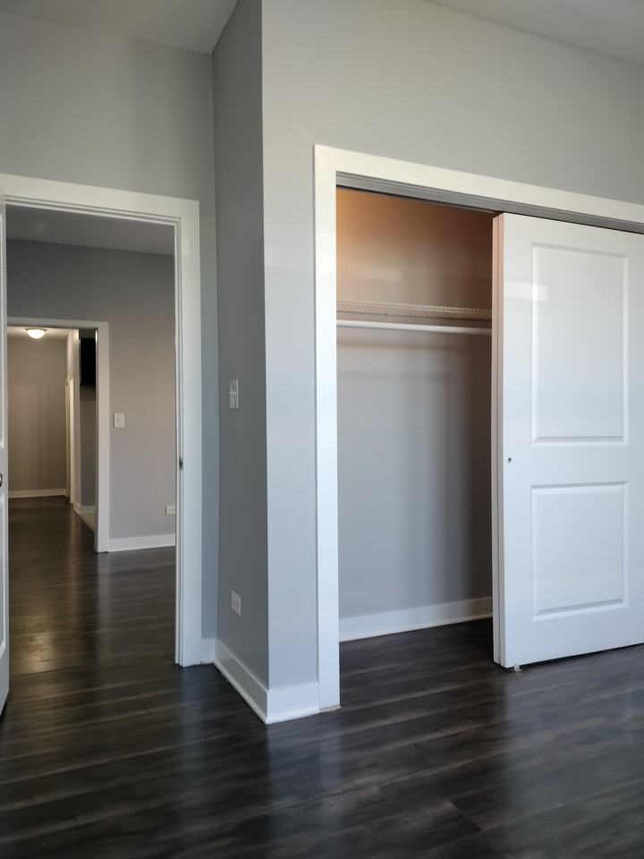 1945 W 48th St #1945-2 - Photo 7 of 19