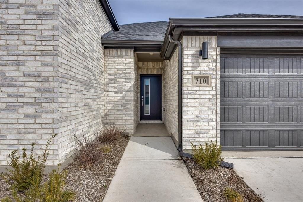 710 Tidal Dr - Photo 3 of 26