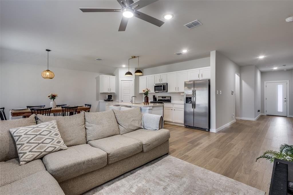 710 Tidal Dr - Photo 5 of 26