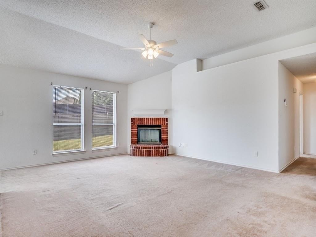 10820 Edgewater Dr - Photo 2 of 13