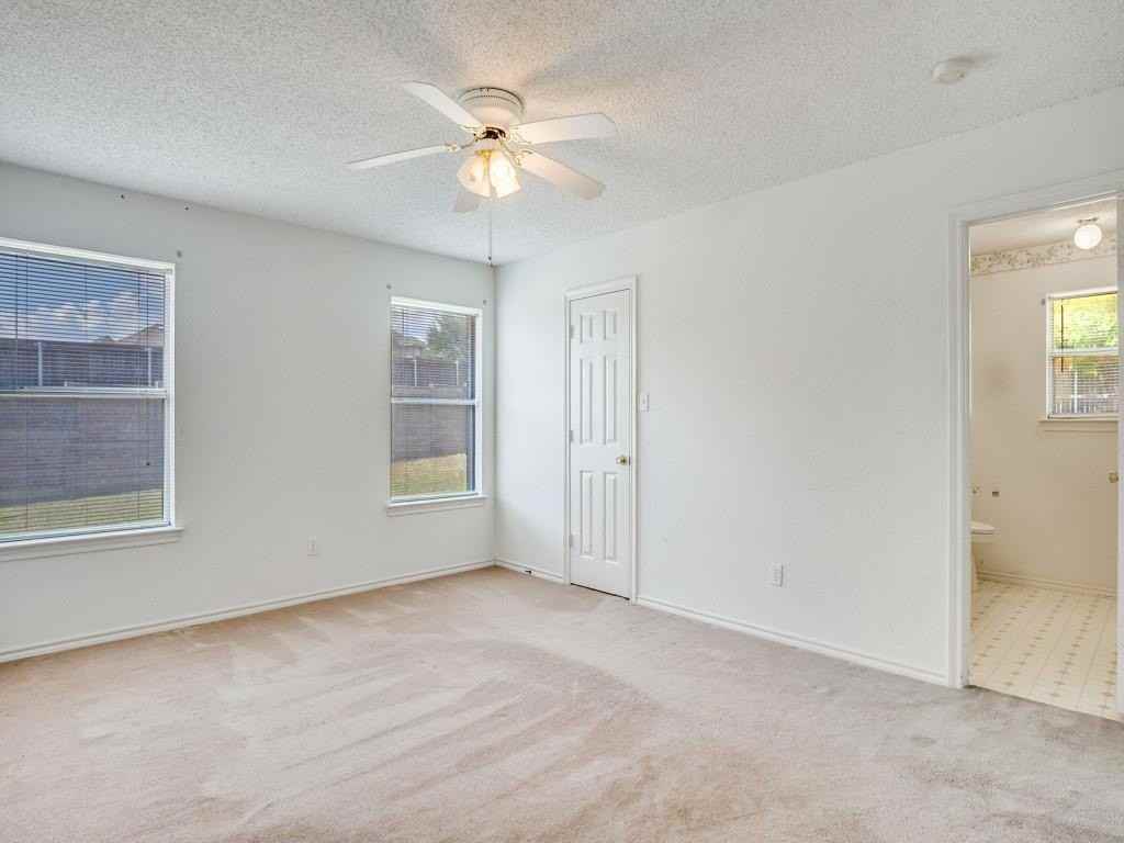 10820 Edgewater Dr - Photo 6 of 13