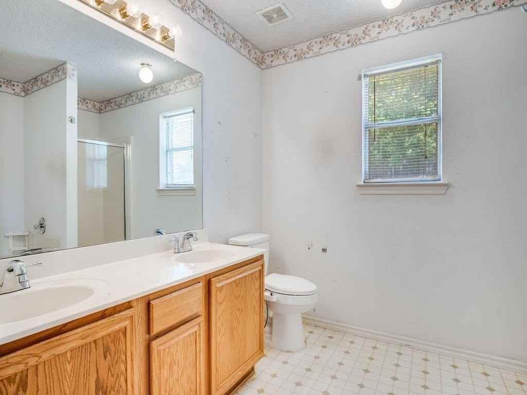 10820 Edgewater Dr - Photo 7 of 13