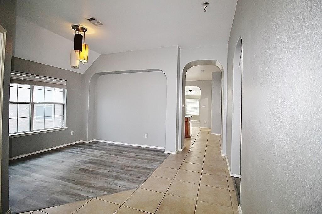 12371 Ducks Lndg - Photo 3 of 17