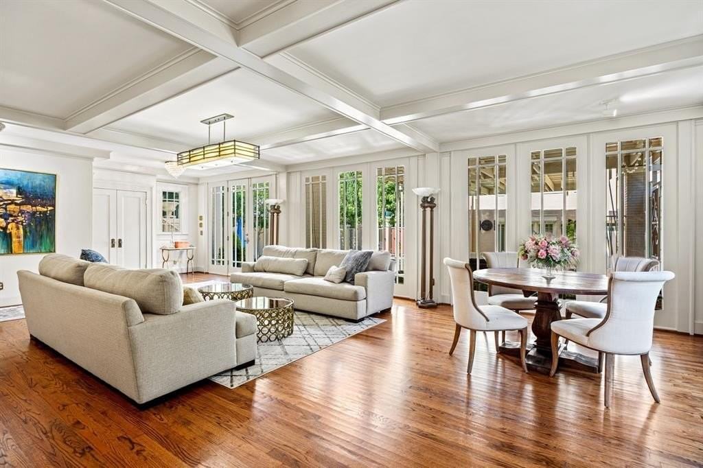 5617 Swiss Ave - Photo 7 of 34