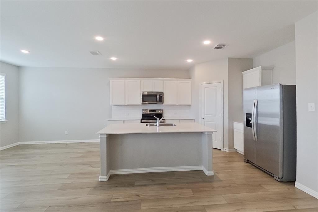 260 Jenkinson Dr - Photo 4 of 30