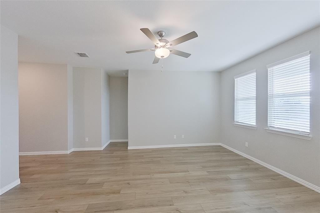 260 Jenkinson Dr - Photo 7 of 30