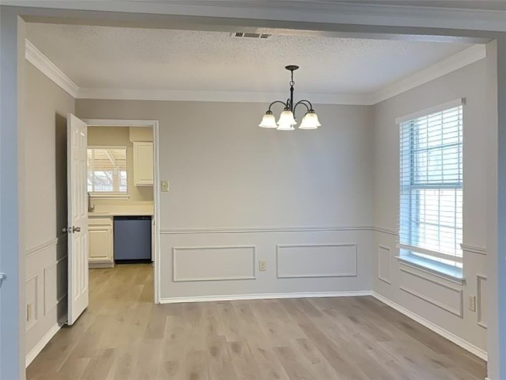 1110 Orangewood Ln - Photo 6 of 19