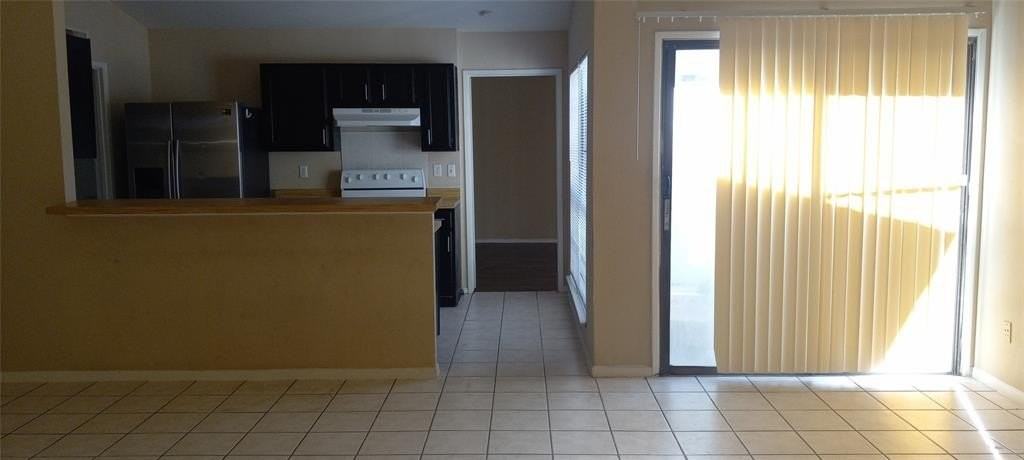 4605 Jenkins Cir - Photo 4 of 6