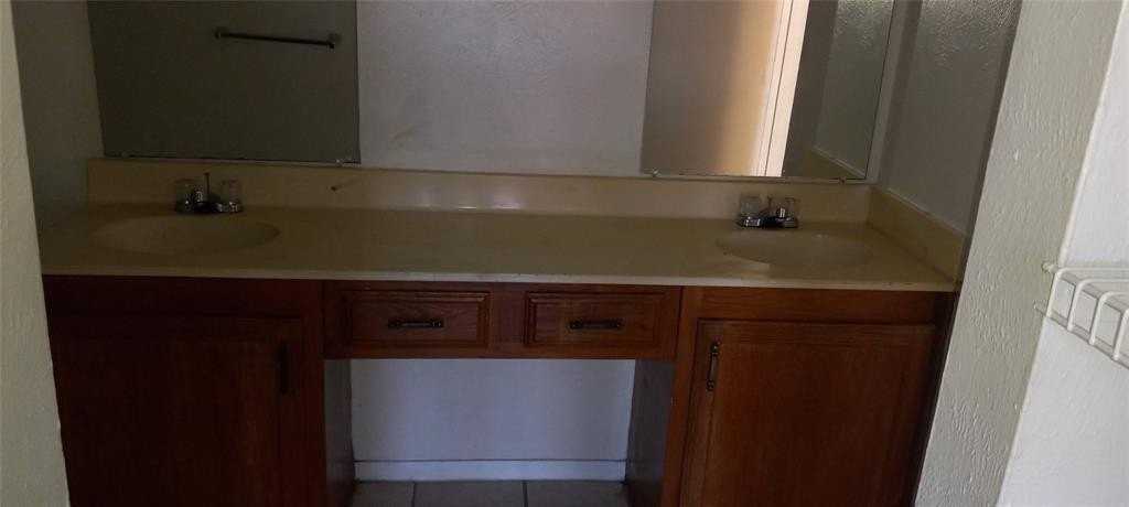 4605 Jenkins Cir - Photo 5 of 6