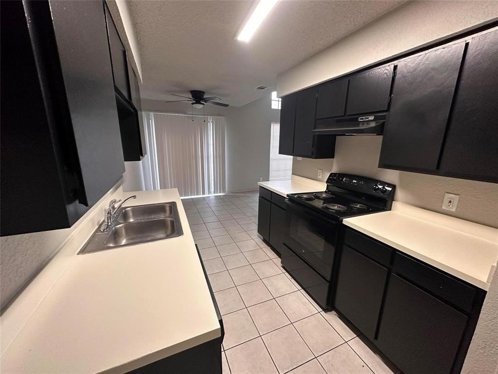 205 S Kenney St #C - Photo 5 of 10