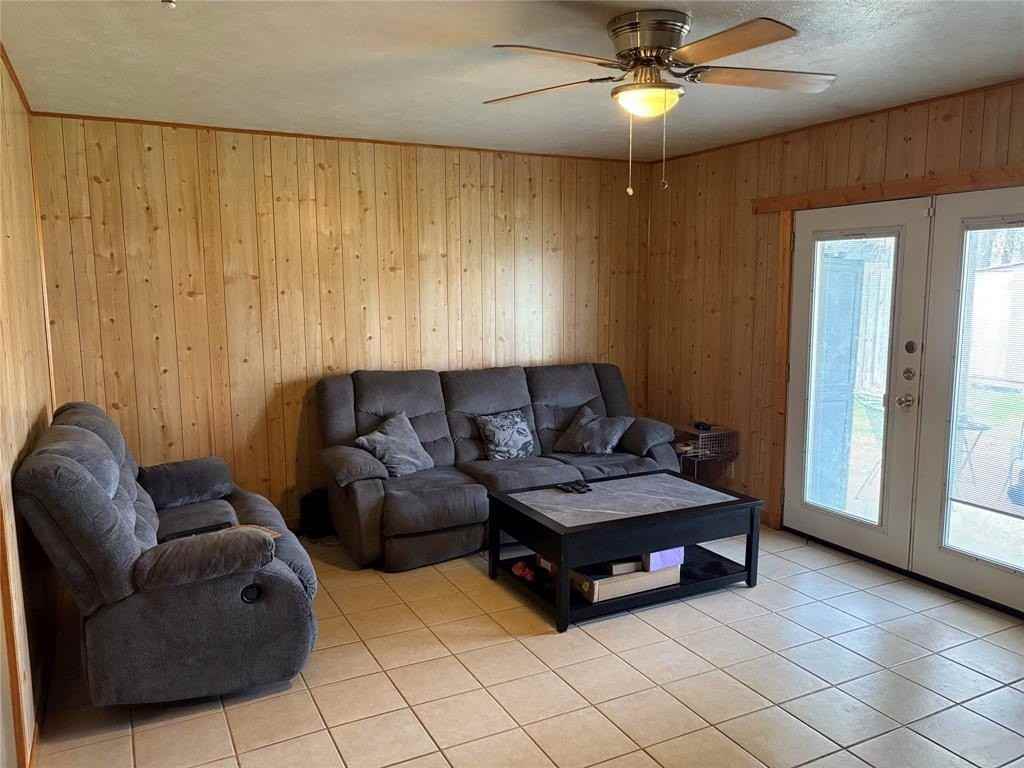 3507 Hummingbird Ln - Photo 2 of 9