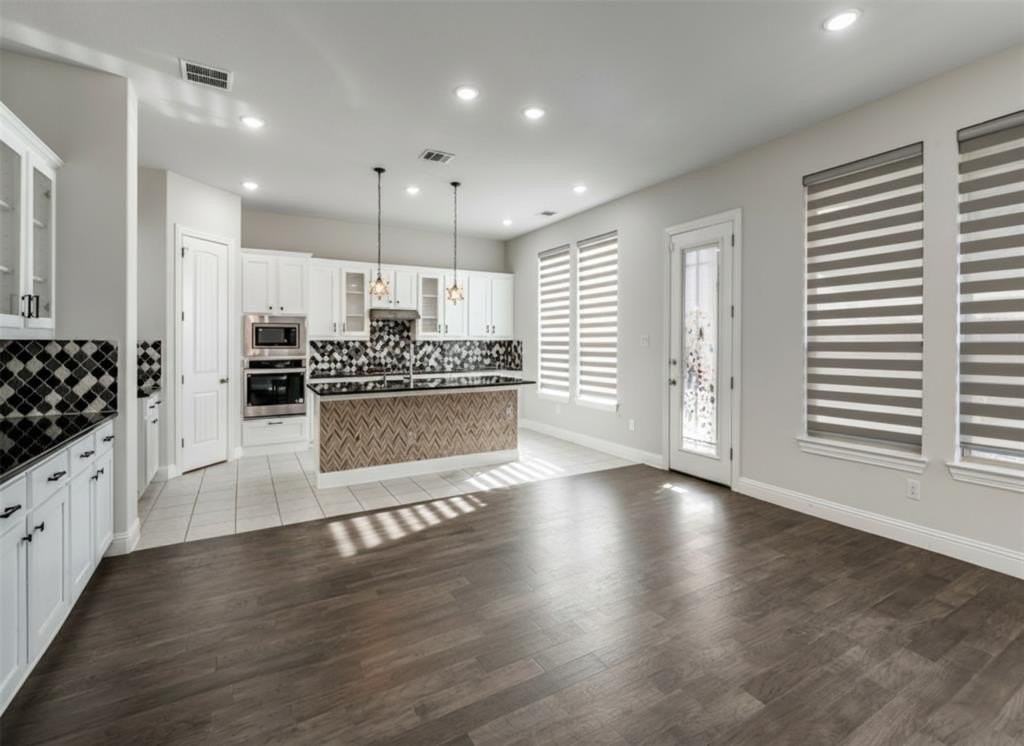 2152 Bailey St - Photo 5 of 27