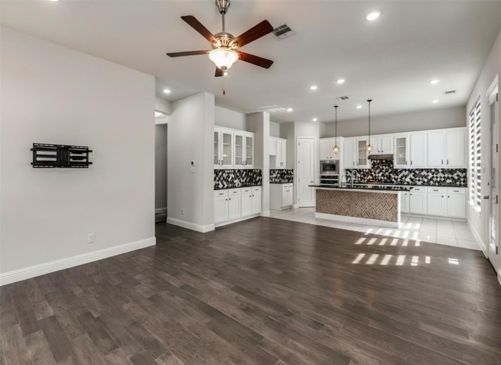 2152 Bailey St - Photo 6 of 27