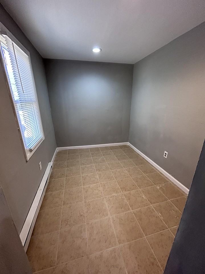 1221 Lindley Ave #1 - Photo 4 of 10