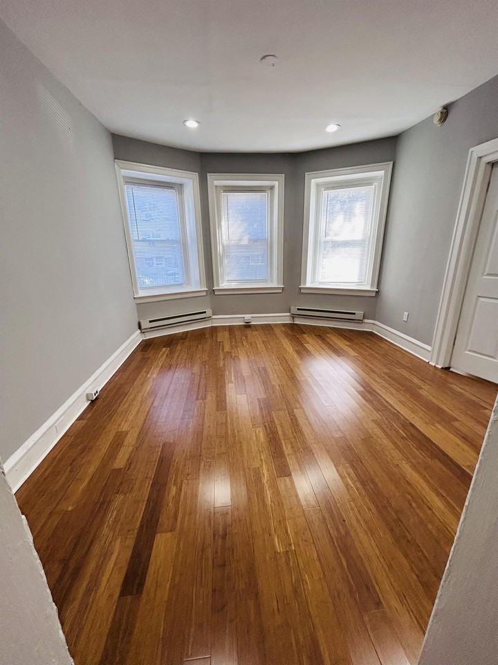 1221 Lindley Ave #1 - Photo 6 of 10