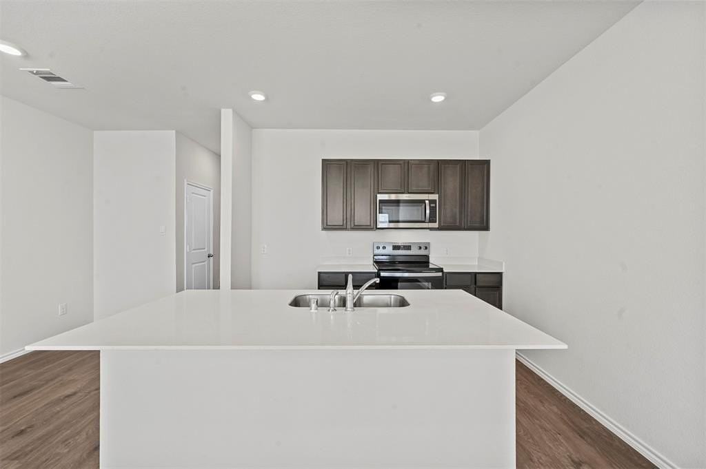 623 Linden Rd - Photo 3 of 25