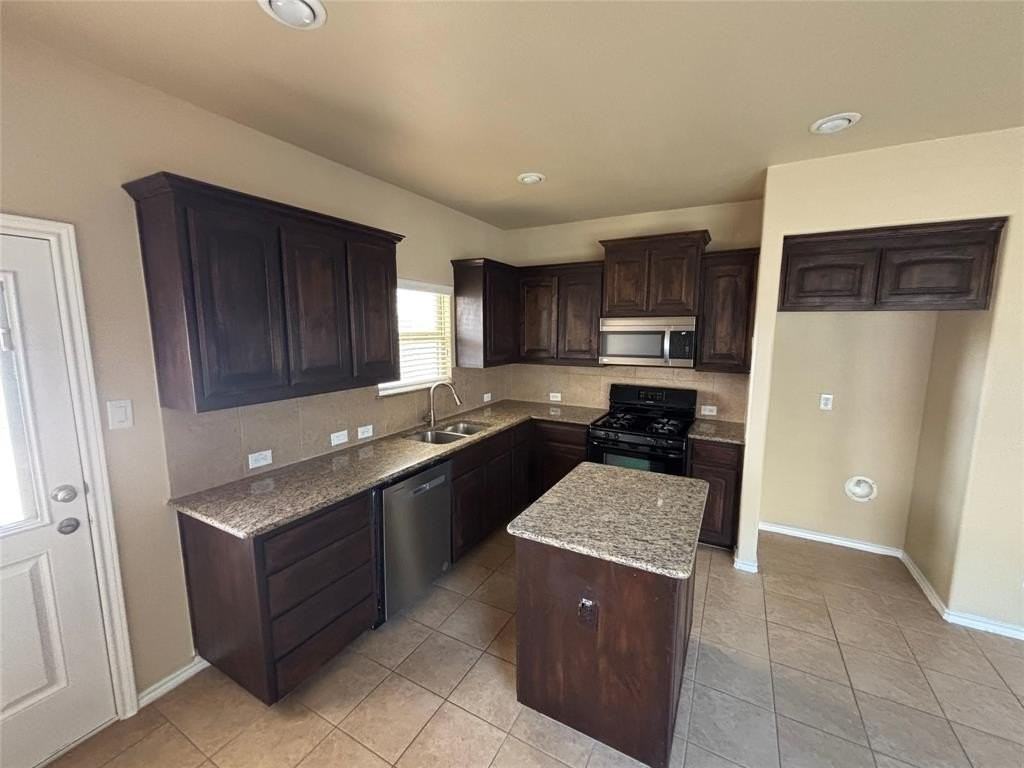 1828 Velarde Rd - Photo 5 of 15