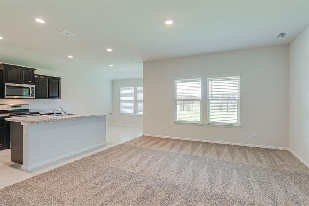 16413 Milwaukee St - Photo 6 of 33