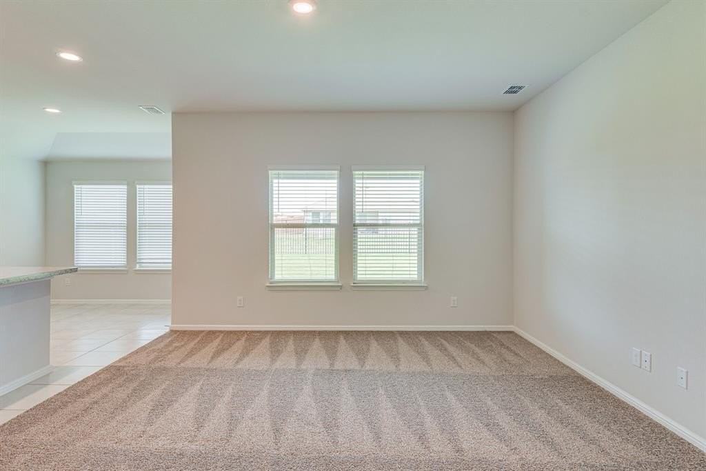 16413 Milwaukee St - Photo 7 of 33