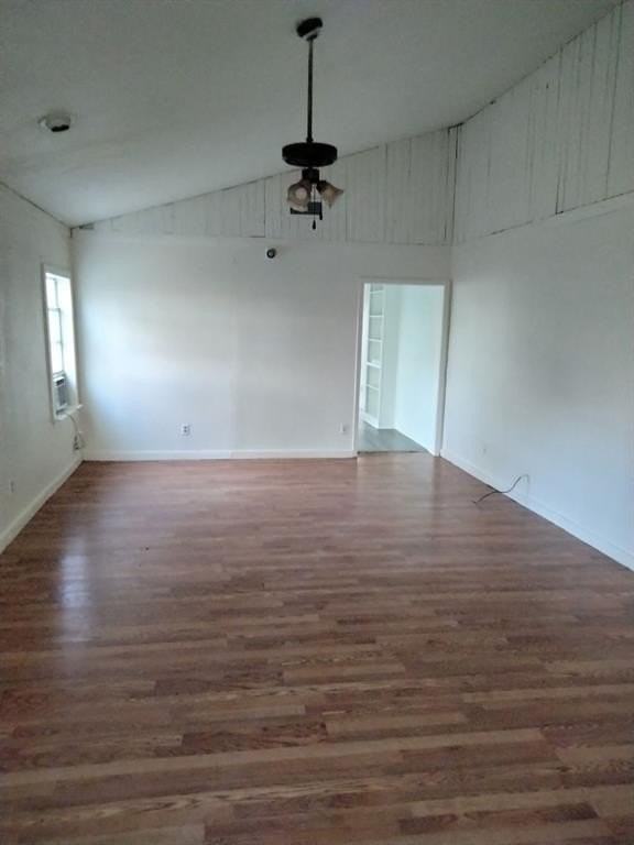 811 E 10th St - Photo 3 of 4