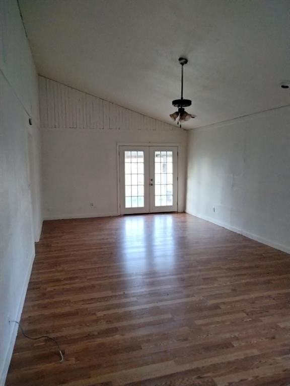 811 E 10th St - Photo 4 of 4