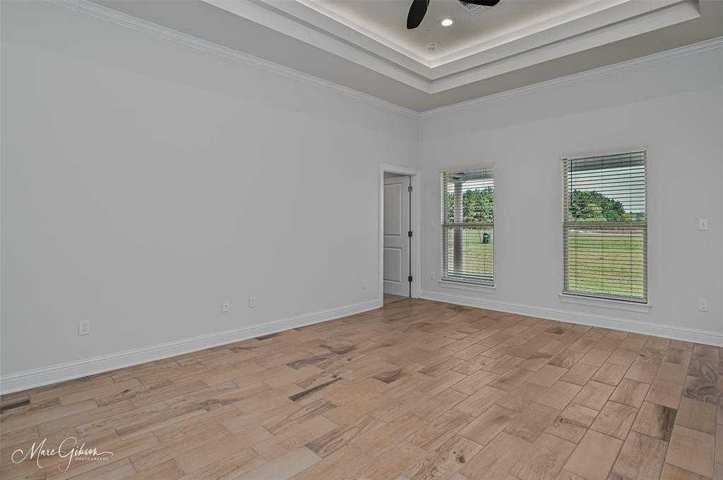 256 Sedgewick Ave - Photo 3 of 17