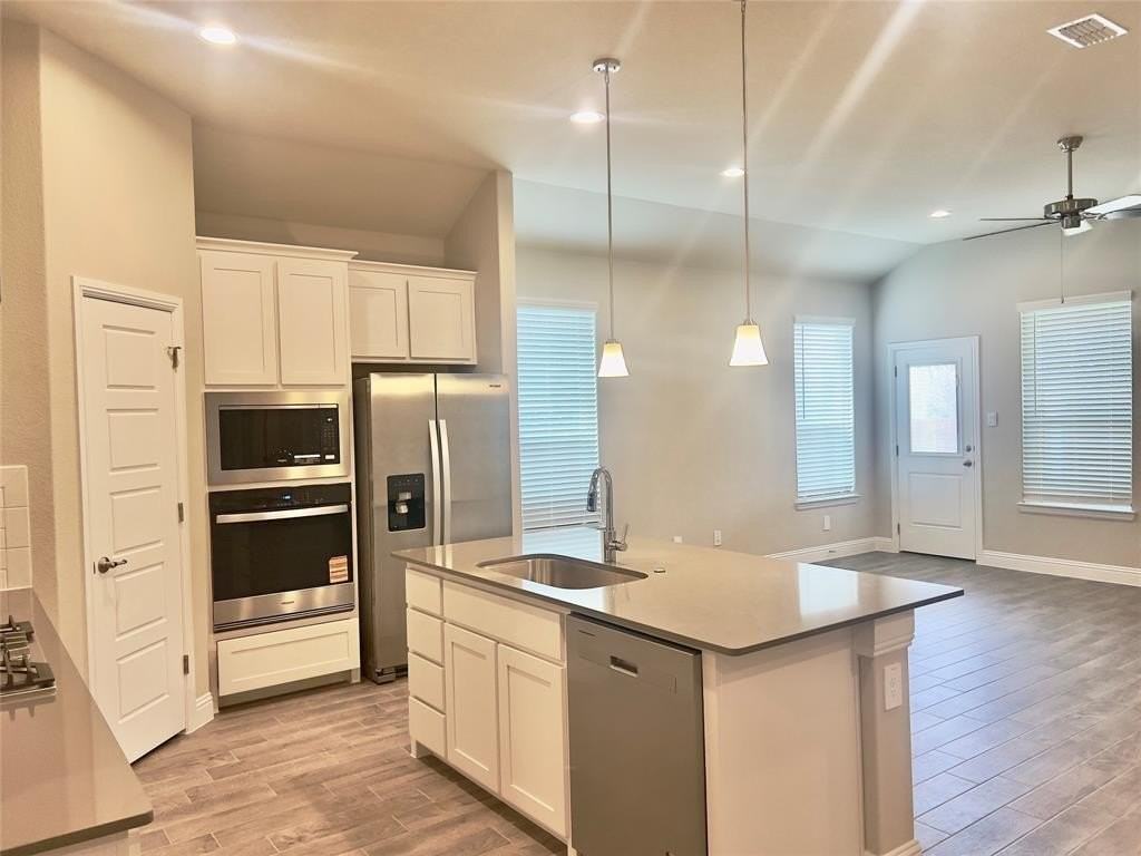 2708 Mccormick St - Photo 5 of 31