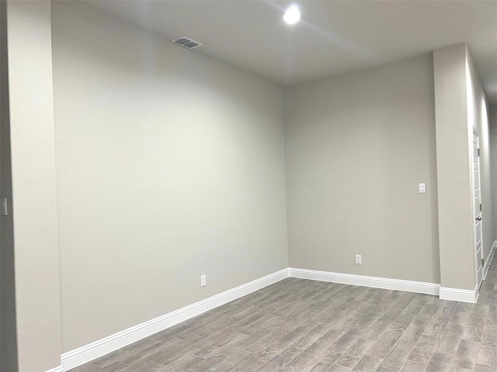 2708 Mccormick St - Photo 7 of 31