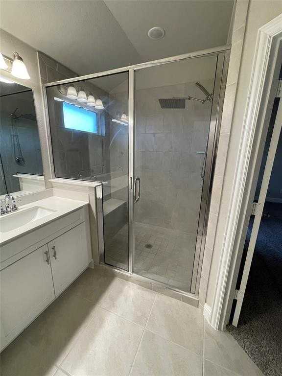 560 Hutchinson Ln - Photo 4 of 25