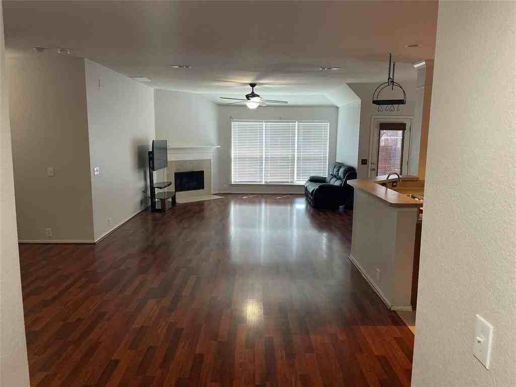 4624 Matthew Dr - Photo 7 of 15