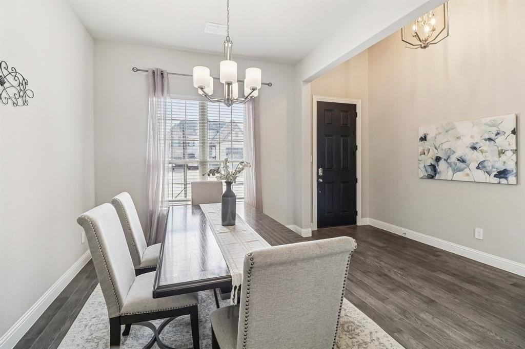 1006 Foxhall Dr - Photo 4 of 36