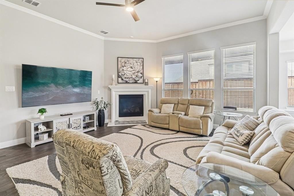 1006 Foxhall Dr - Photo 6 of 36