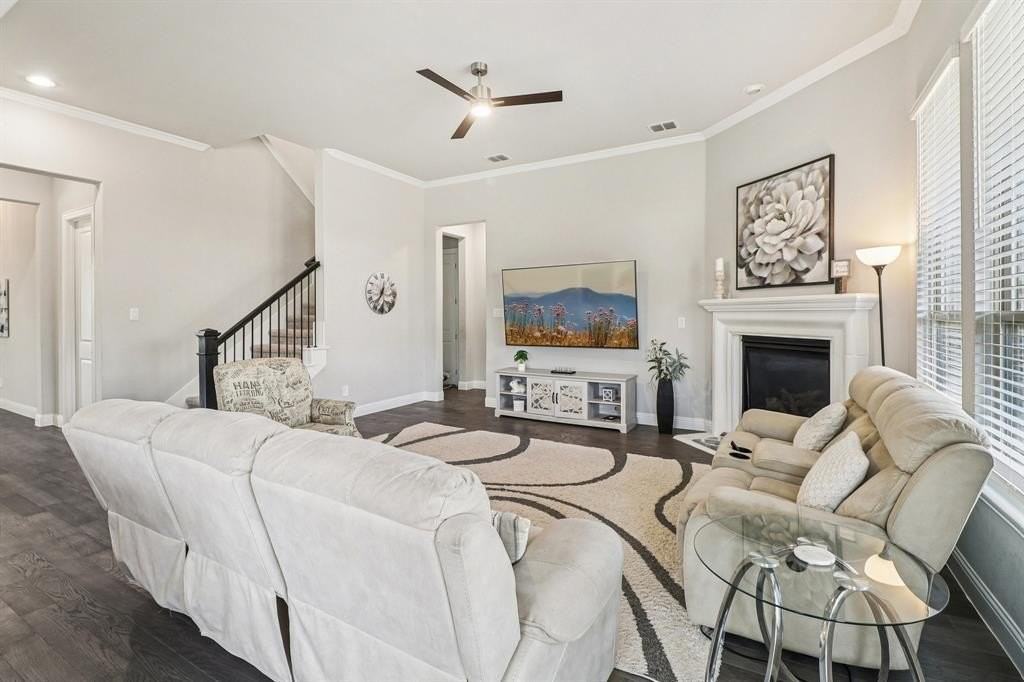 1006 Foxhall Dr - Photo 7 of 36