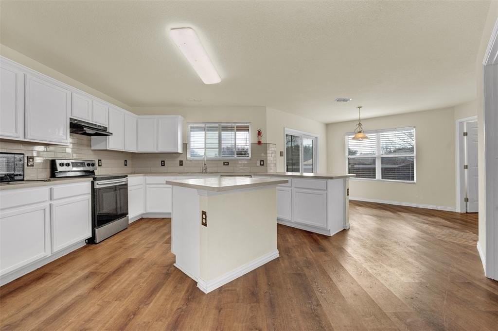 917 Bloomfield Dr - Photo 7 of 35