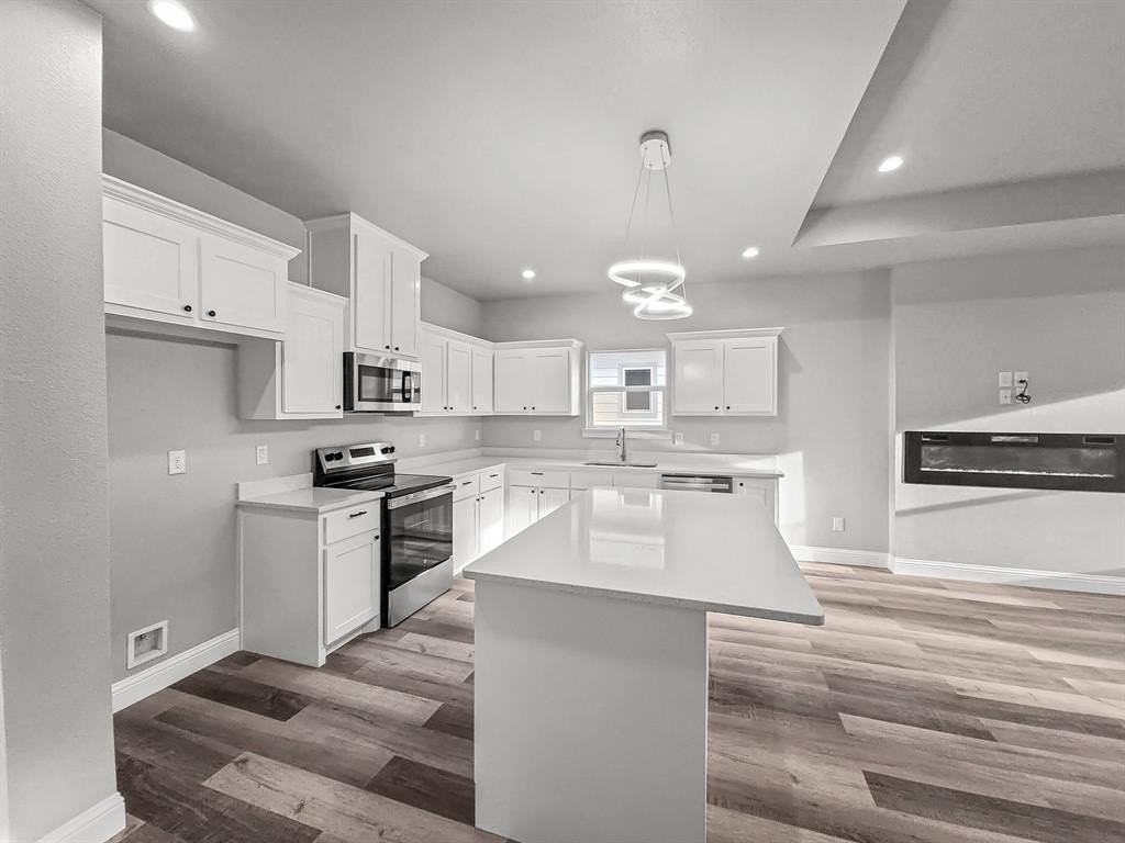 1223 Wesley St - Photo 3 of 18