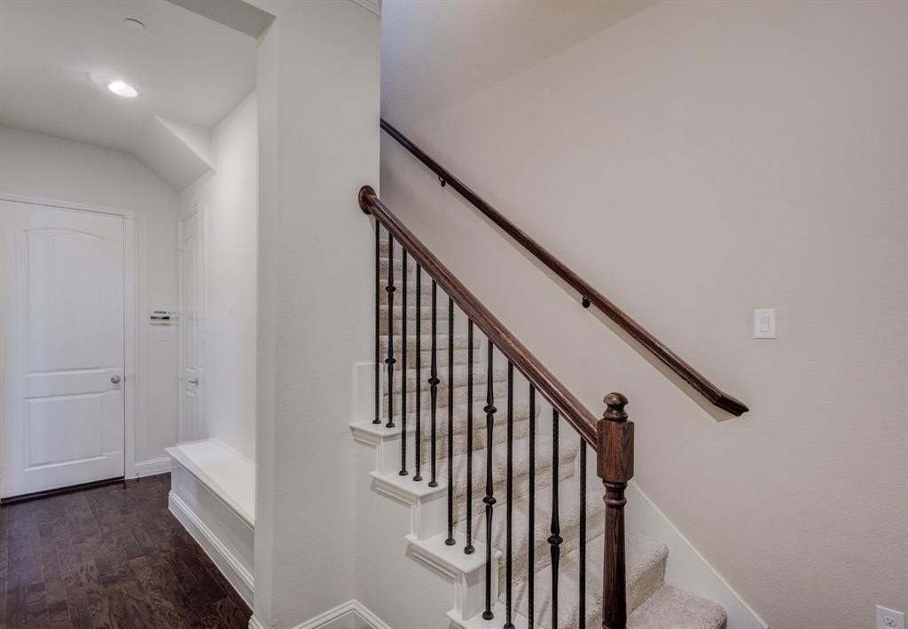 6435 Las Colinas Blvd - Photo 6 of 32