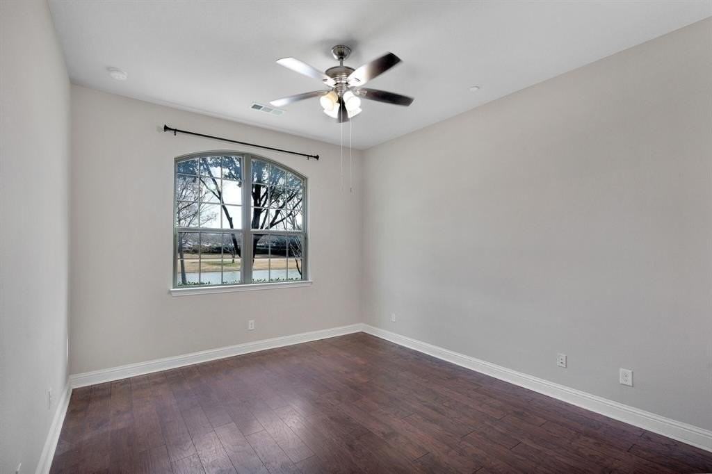 6435 Las Colinas Blvd - Photo 7 of 32