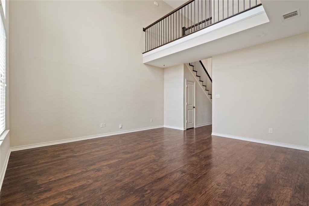 102 Eagle Meadow Dr - Photo 4 of 40