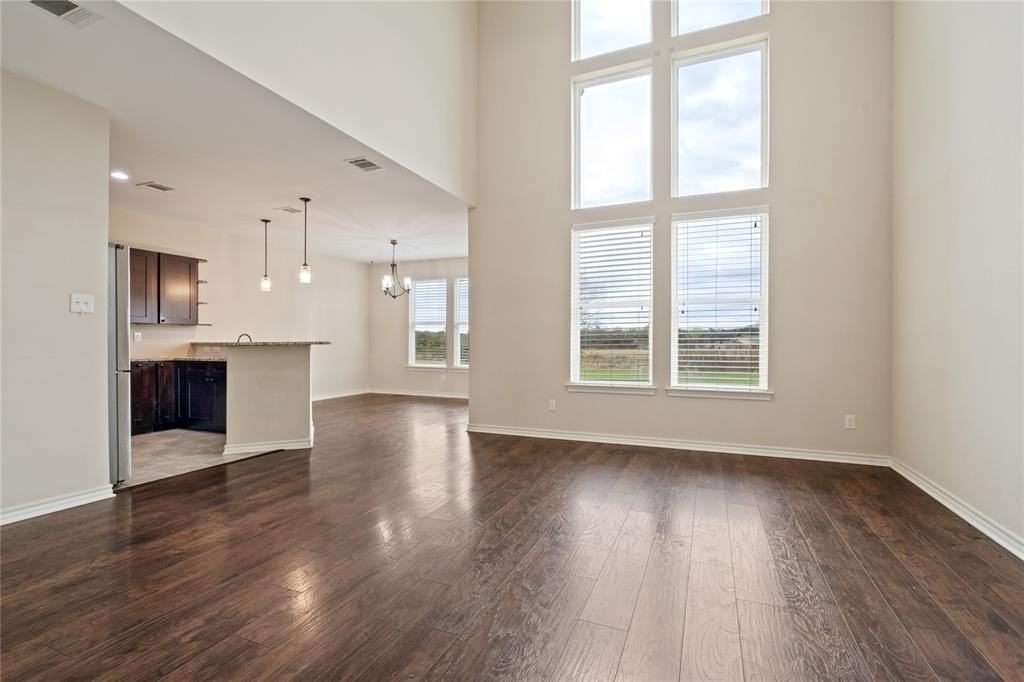 102 Eagle Meadow Dr - Photo 5 of 40